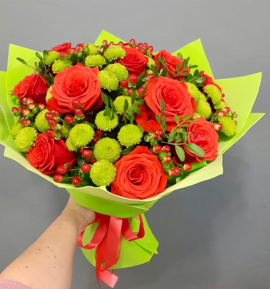 Букет цветов из: Хризантемы и Розы в Коле