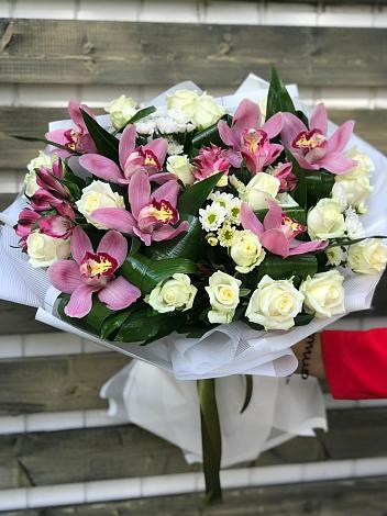 Букет цветов из: Розы и Хризантемы в Коле
