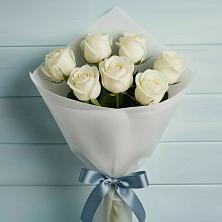 Букет 7 Белых роз Эдлесс Лав в Коле