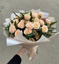 Букет Кремовые розы Латте в Коле