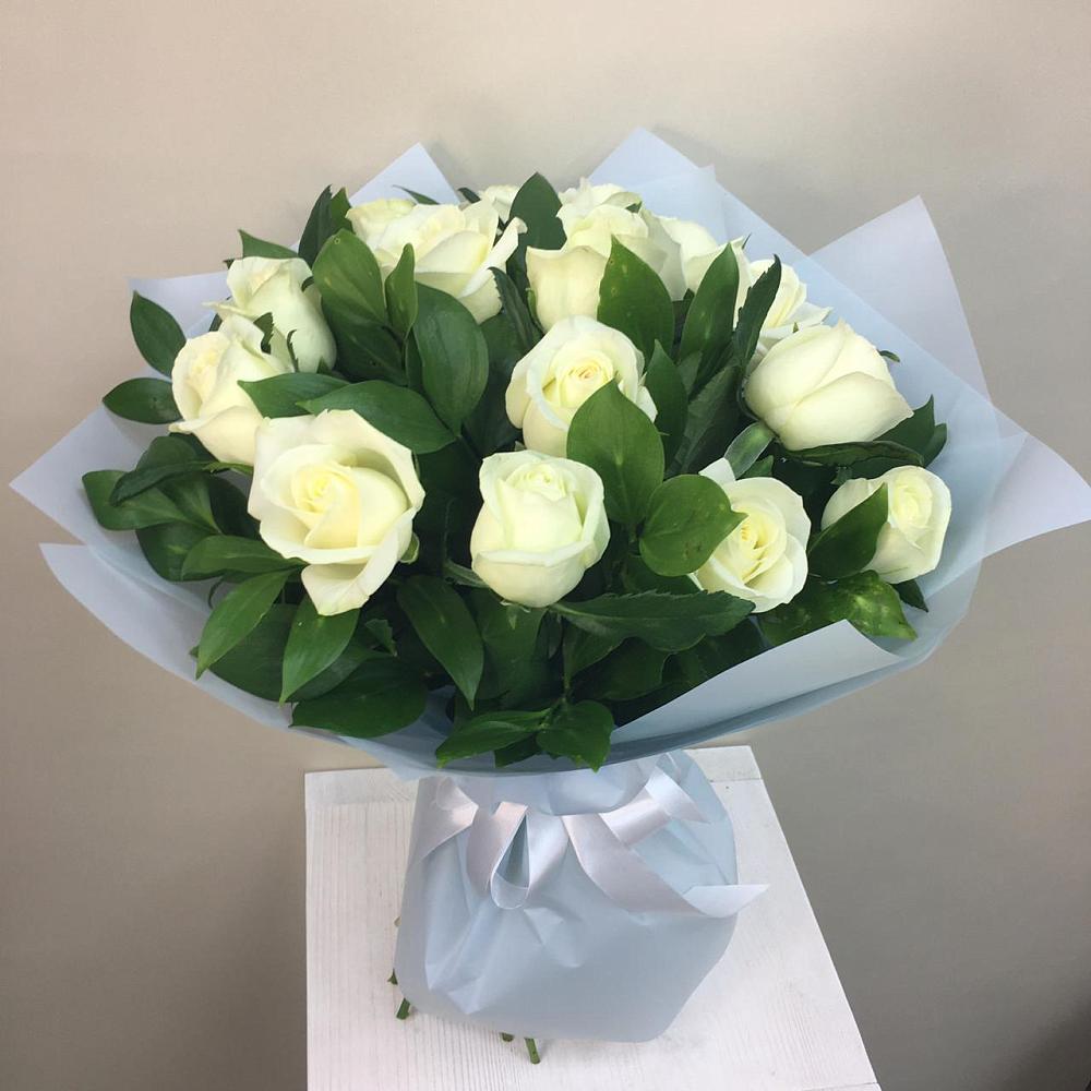 Букет 15 Белых роз Проуд в Коле