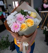 Букет цветов из:  Герберы, Розы и Хризантемы в Коле