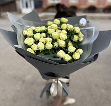 Букет Белые кустовые розы Солинеро в Коле