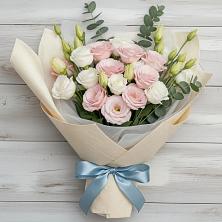 Букет цветов из:  Лизиантусы в Коле