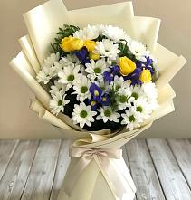 Букет цветов из:  Ирисы, Хризантемы и Розы #REPLACE_PRED# Коле