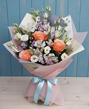 Букет цветов из:  Лизиантусы, Розы, Альстромерии и Гипсофила #REPLACE_PRED# Коле