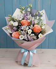Букет цветов из:  Лизиантусы, Розы, Альстромерии и Гипсофила в Коле