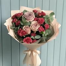 Букет цветов из:  Гвоздики и Розы в Коле