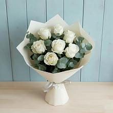 Букет Белые розы в Эвкалипте в Коле