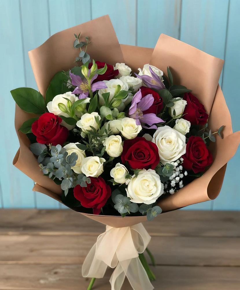 Букет цветов из: Розы и Альстромерии в Коле