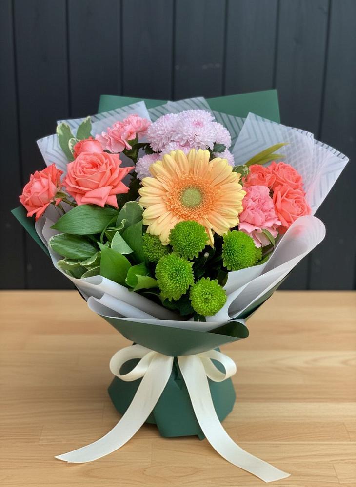 Букет цветов из: Гвоздики, Розы, Герберы и Хризантемы в Коле