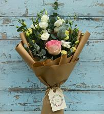 Букет цветов из:  Розы и Лизиантусы в Коле