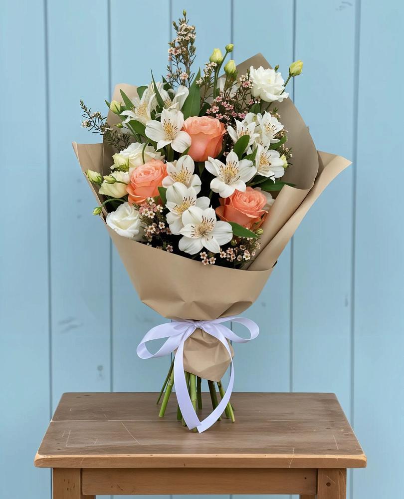 Букет цветов из: Альстромерии, Лизиантусы, Розы и Хризантемы в Коле