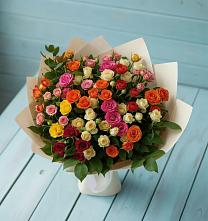 Букет Микс из разноцветных кустовых роз в Коле